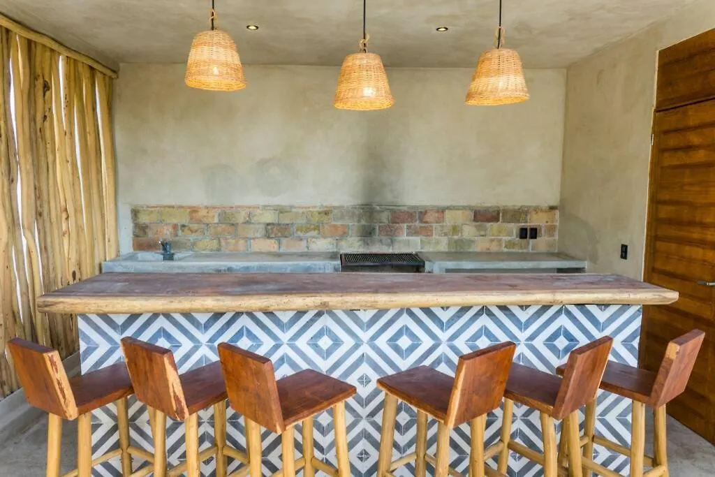 Villa Maracuyá: Villa with 3 jacuzzi, private pool, chef&Spa Tulum