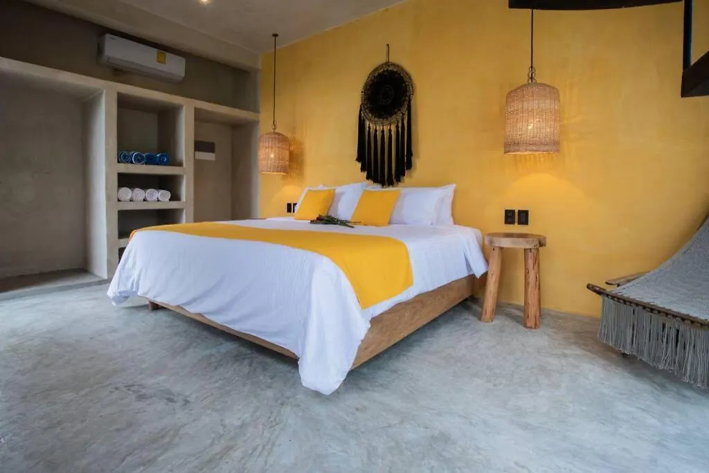 Villa Maracuyá: Villa with 3 jacuzzi, private pool, chef&Spa Tulum